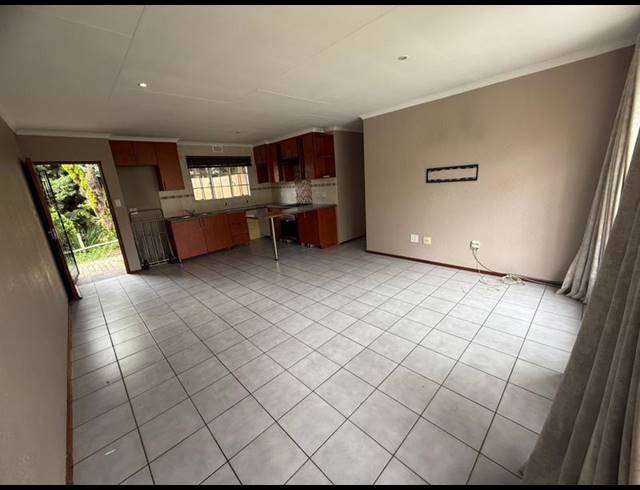 3 BEDROOM HOUSE FOR SALE IN COUNTRY VIEW